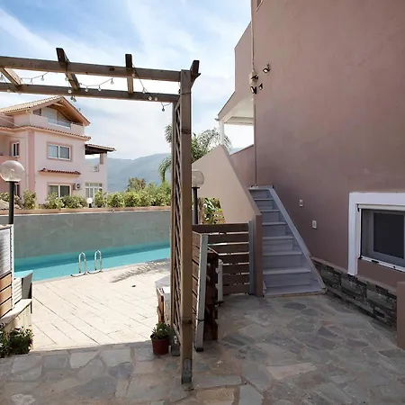 Apartament Dionysia 10 *